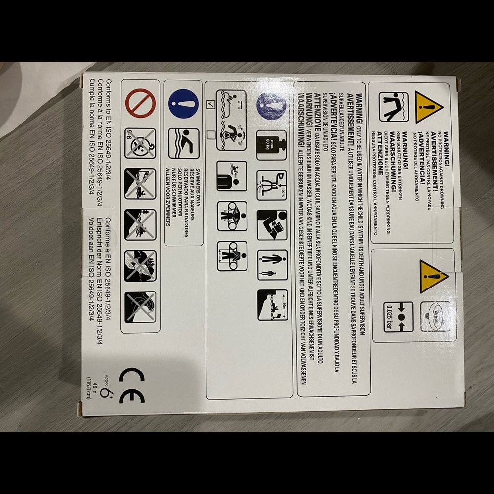 Supreme Pool Float - Picture 4 of 4